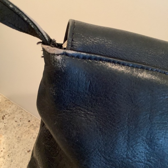 Le Donne Black Leather Flap Over Crossbody Bag - Picture 3 of 11